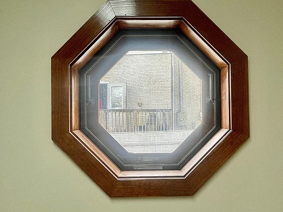 Charming window in the entrance area of the apartment. Brings in some nice natural lighting.