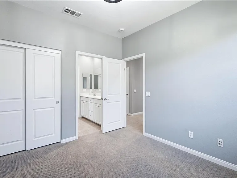 35 Lomada St — Photo 2