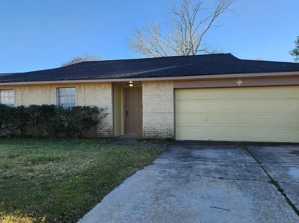 9908 Thrush St, La Porte, TX 77571