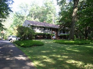 36 Parlin Ln, Watchung, NJ 07069