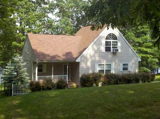 211 Cottonwood Dr, Hawley, PA 18428