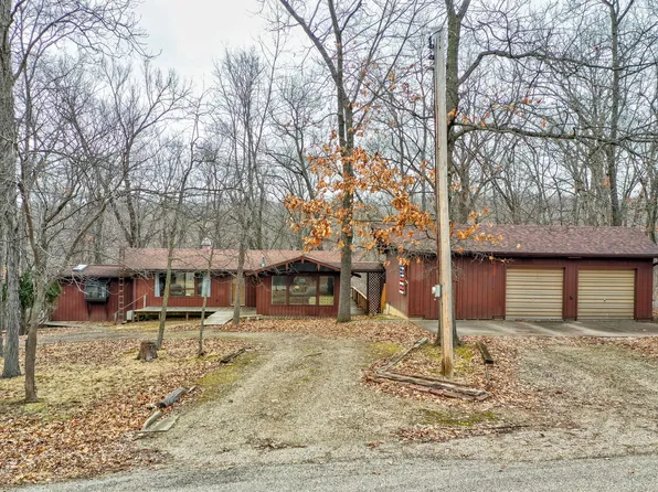 1688 Strawberry Dr, Varna, IL 61375