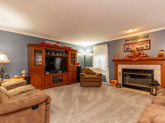 3rd image of 21854 Pine Hollow Ln