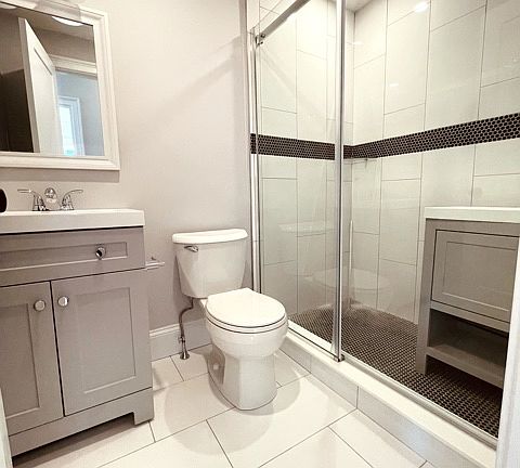 4th image of 156 South St APT 3