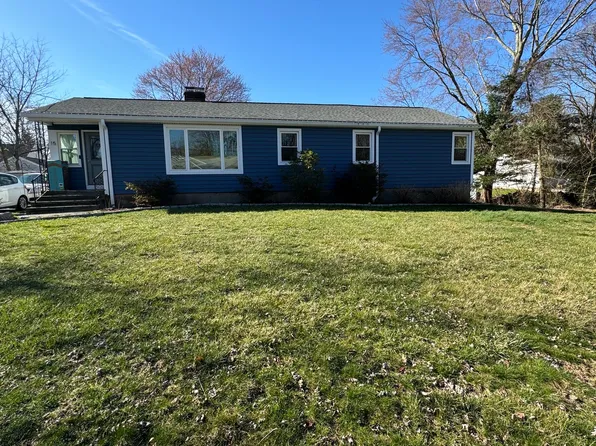 15 Rebecca Street, Trumbull, CT 06611