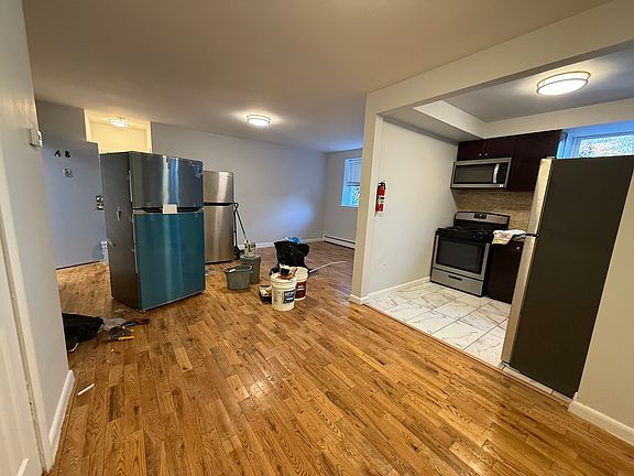 3rd image of 347 Aycrigg Ave APT A8