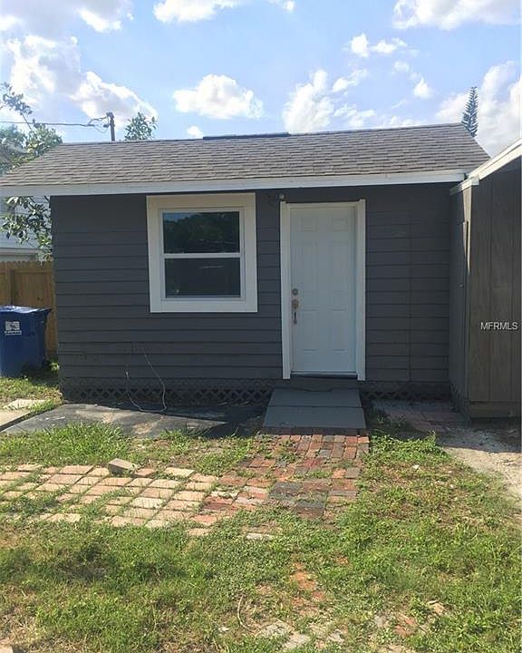 1st image of 226 SW Lincoln Cir N