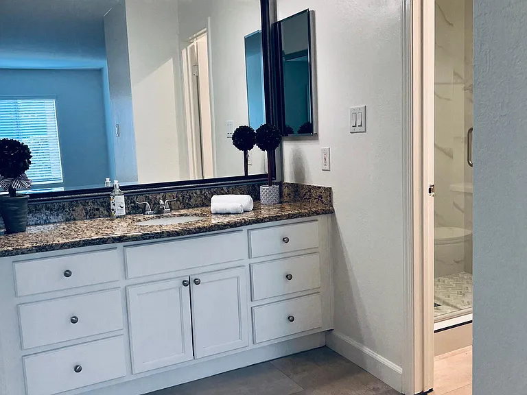 1345 Cabrillo Park Dr #R5 — Photo 6