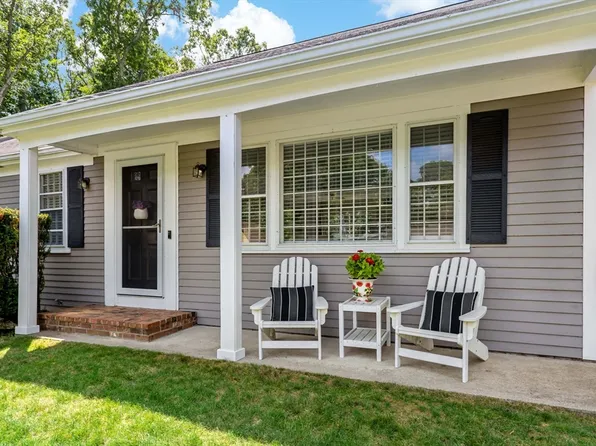 65 Kings Row Dr, South Dennis, MA 02660
