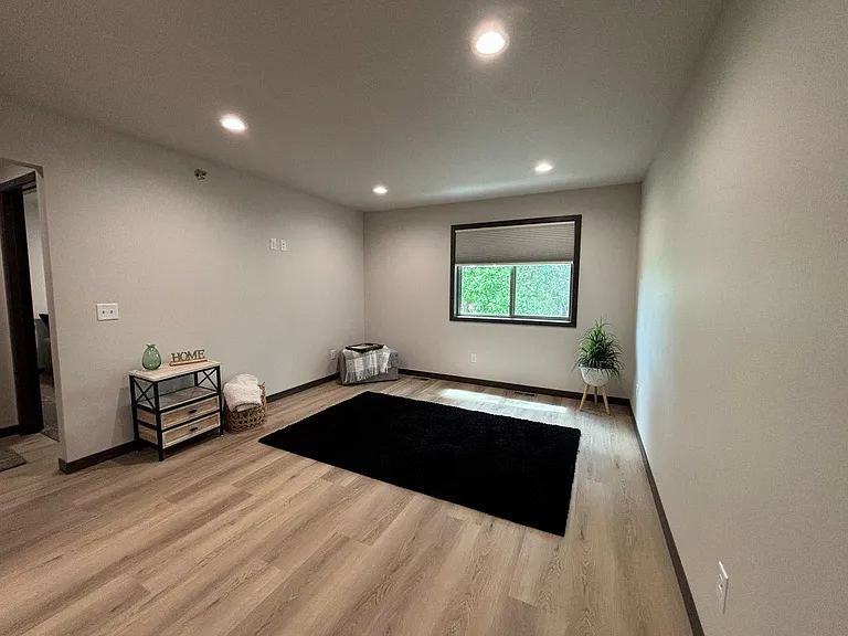 WestSide Apartments — Photo 6