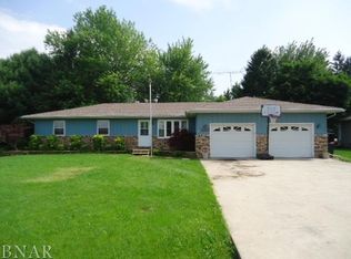 150 E 7th St, El Paso, IL