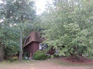 2 Tara Dr, Pomona, NY 10970