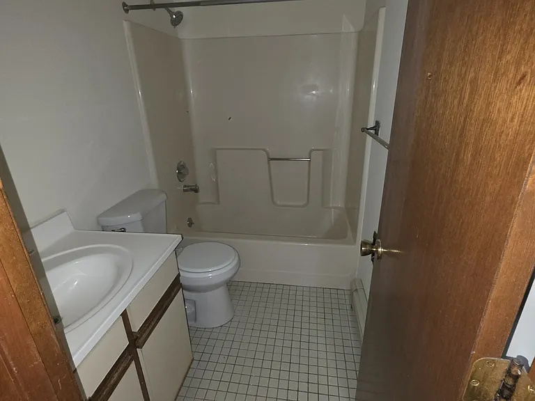 3298 Seneca St #7 — Photo 7