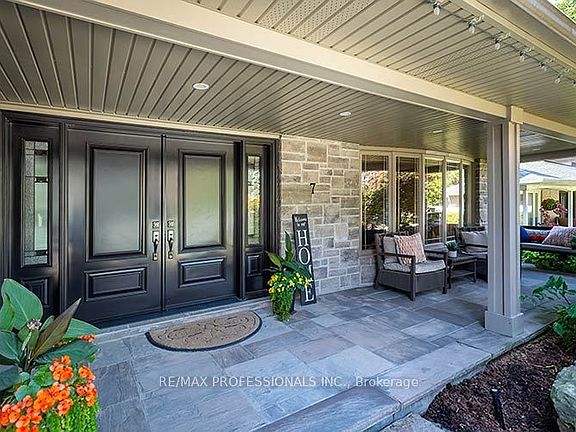 5th image of 7 Treeline Ct