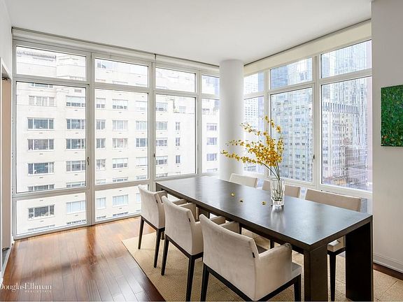 2nd image of 207 E 57th St APT 12B