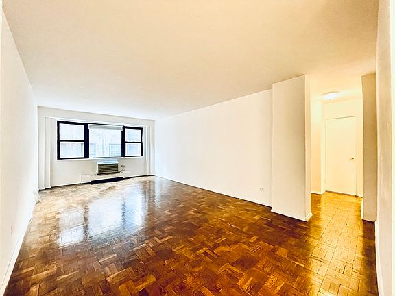3rd image of 320 E 54th St APT 2B