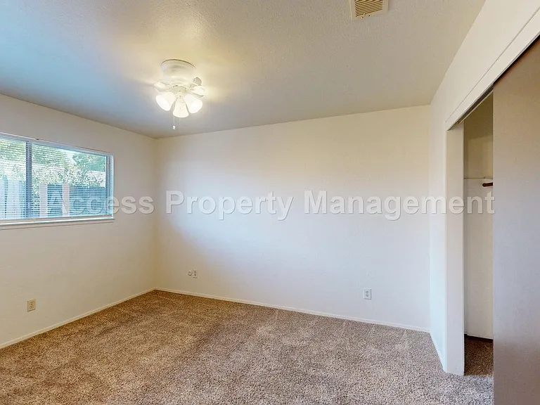 1516 Floyd Ave — Photo 19