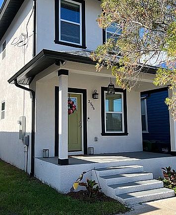 3rd image of 2521 W Union St