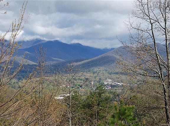 3rd image of 25 Sisters View Dr