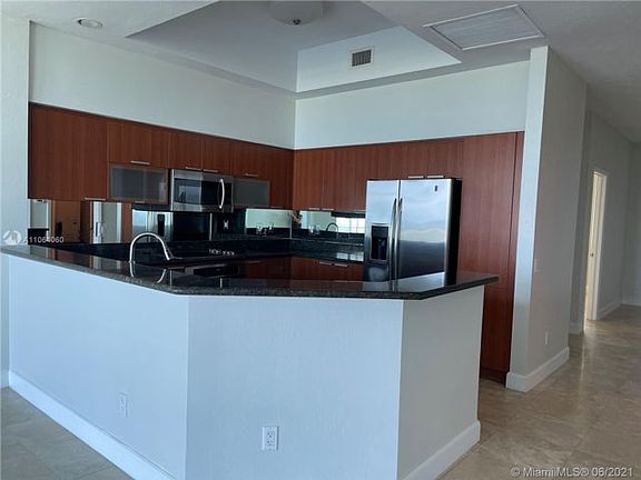 2nd image of 14951-686 Lone Pine Ln #2606