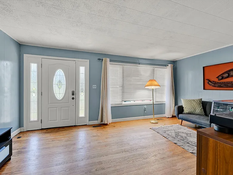 2019 S Fountain Green Rd — Photo 6