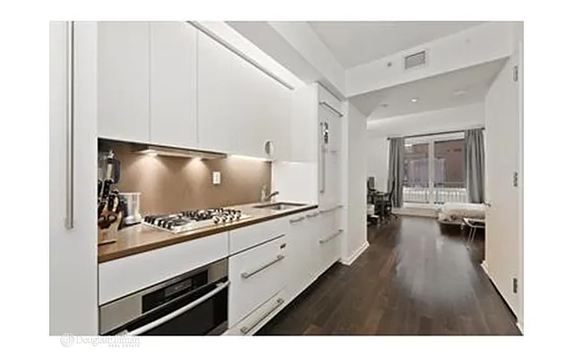 Rented by Douglas Elliman | media 23
