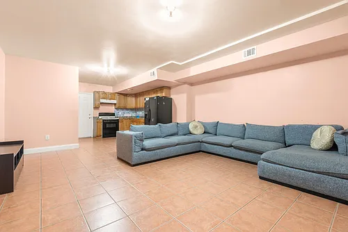 215 South St Photo 1