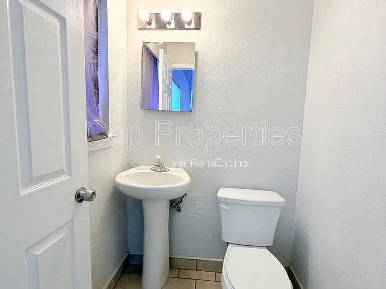 827 Dunwoodie Dr — Photo 14