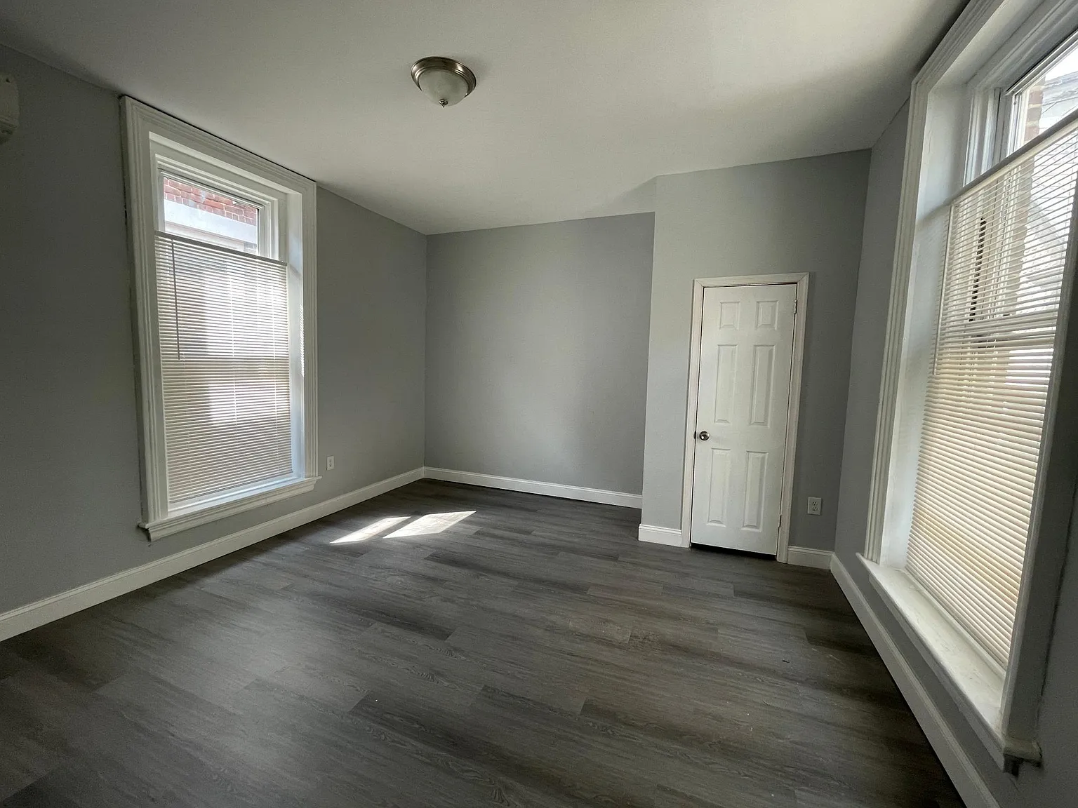 2 bed, 1000 sqft, $1,475 — Photo 4