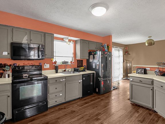 4th image of 2254 Golden Leaf Ln