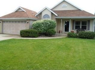 821 Rosanne St, Lockport, IL 60441