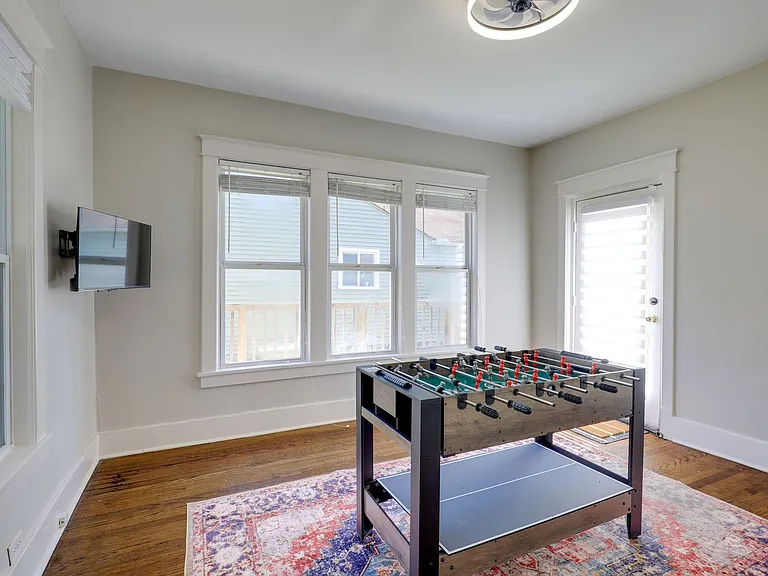 408 NE Douglas St #ID1572390P — Photo 14