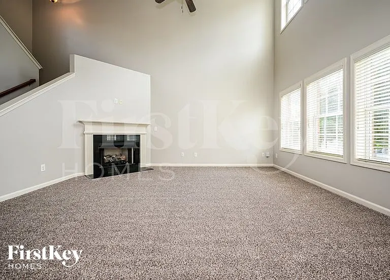 2501 Freemont St — Photo 2