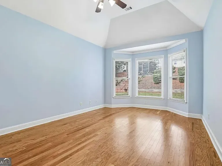 810 Freedom Way — Photo 37