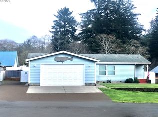 1050 Broadway Ave, Winchester Bay, OR 97467