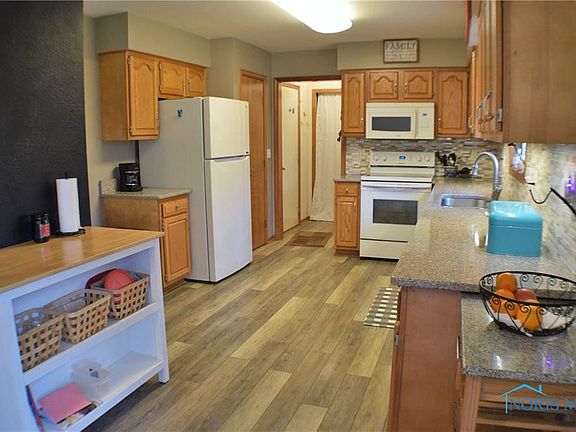 5th image of 3403 Indian Oaks Ln