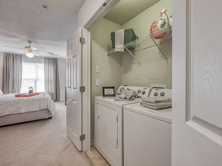 Reserve at Park West — Photo 14