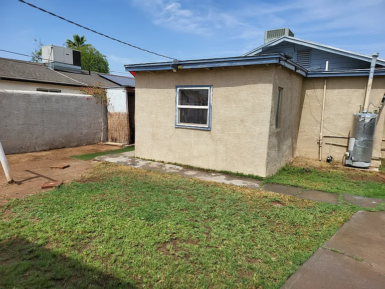 2117 W Hadley St — Photo 82