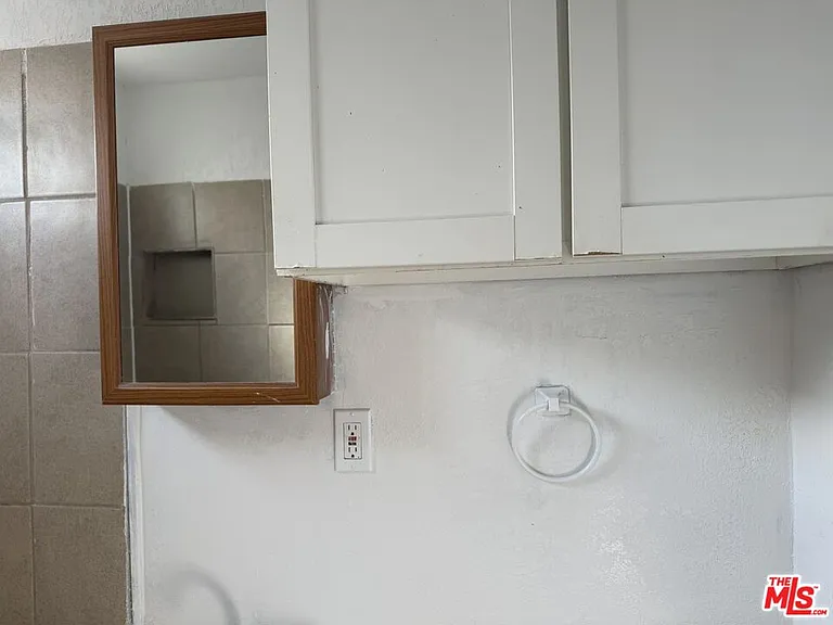 5042 Ferndale St — Photo 15