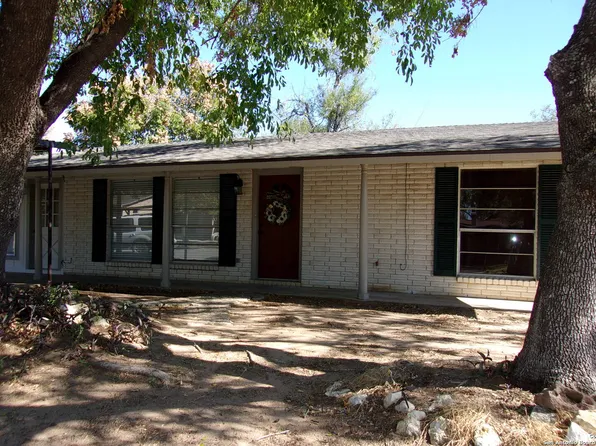 608 VAL VERDE DR, Pleasanton, TX 78064