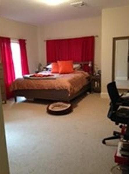 2nd image of 471 Hunnewell St