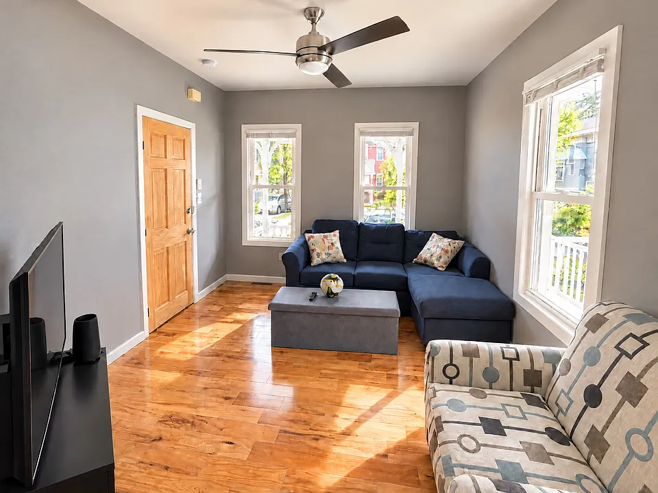 5 Walnut St #1
