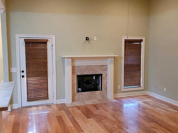 4th image of 186 Beechwood Cir