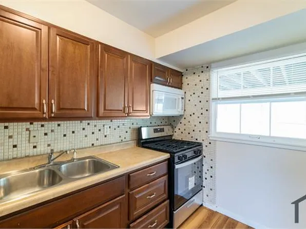 344 Cameron Rd, Saint Louis, MO 63137