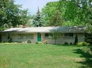 3555 Shallow Brook Dr, Bloomfield Hills, MI
