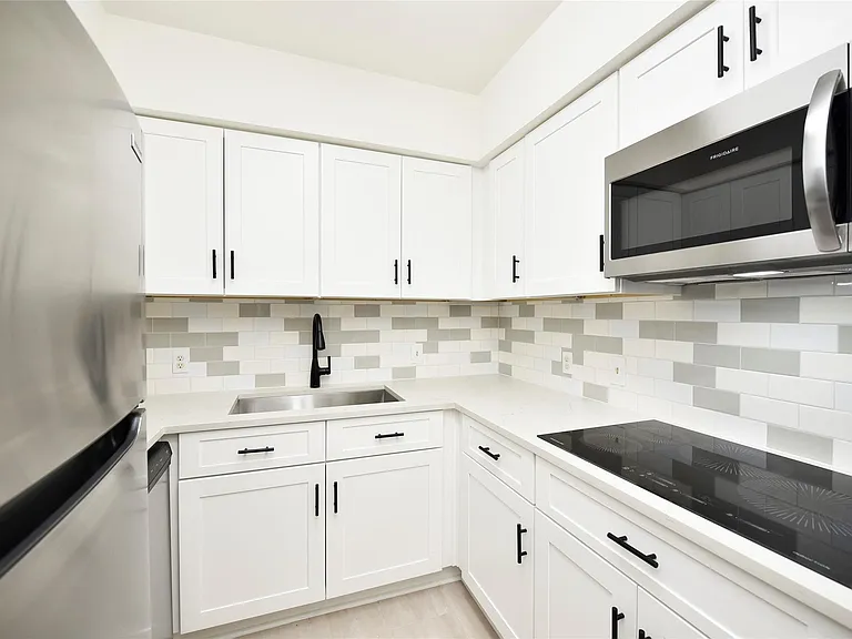 2600 Bellefontaine St #A21 — Photo 16