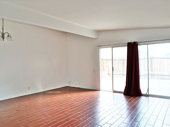 5th image of 27400 Hombria Dr APT B