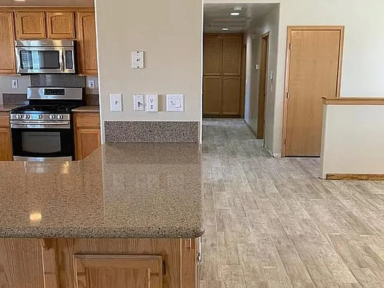 9822 Hawthorne Ave — Photo 39