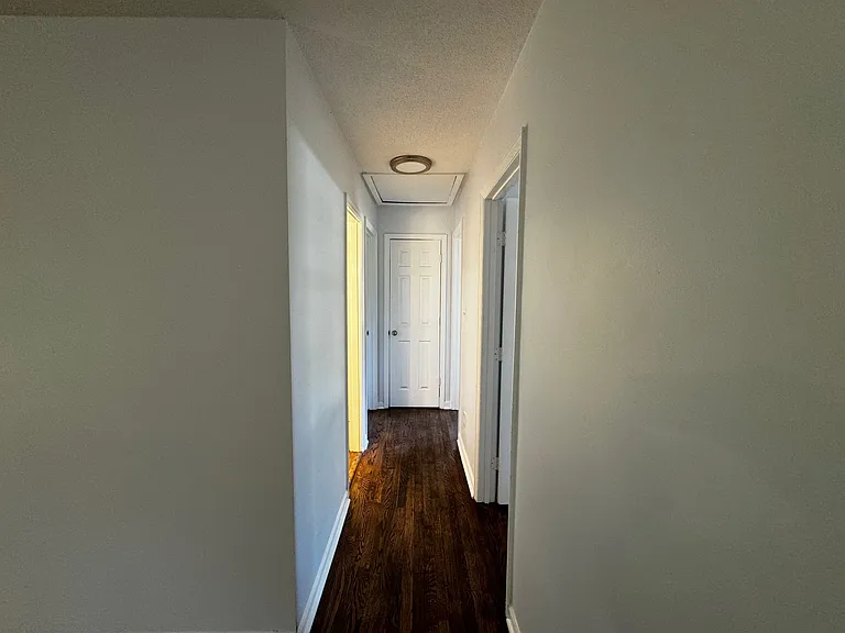 213 Rhodes Dr — Photo 10