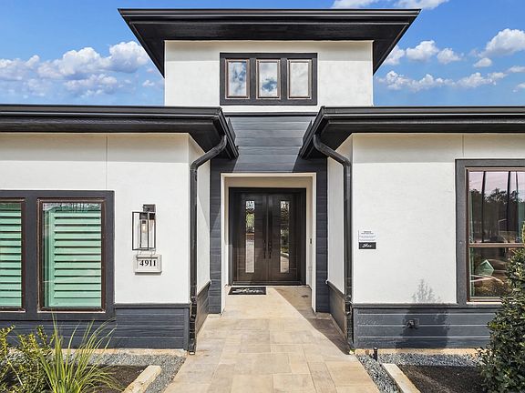 Plan 6029 Porch - Staged